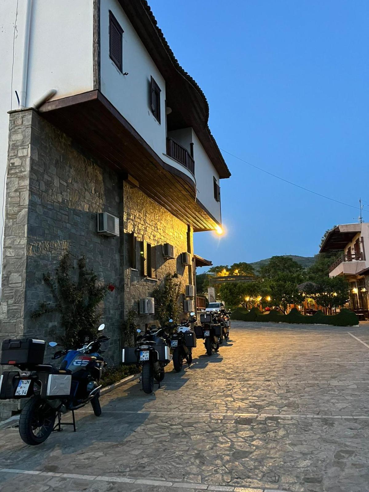 Hotel Kaceli Berat Exterior photo